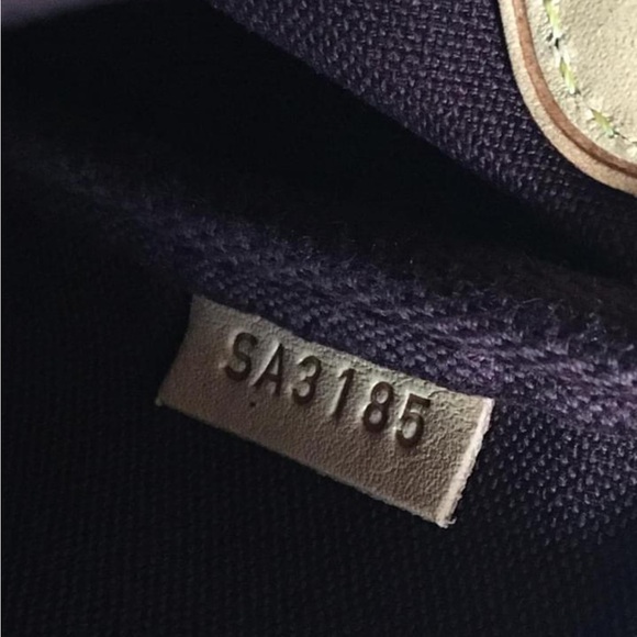 Louis Vuitton Authentic Favorite MM - Picture 5 of 16